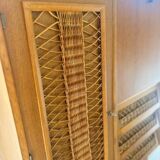 Petite armoire chêne et osier 1960