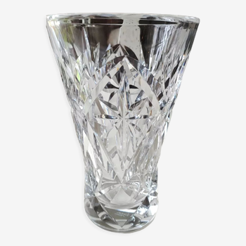 vase en cristal signé Sèvres France, motifs étoilés, croisillons, feuillus
