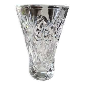 vase en cristal signé Sèvres France, motifs étoilés, croisillons, feuillus