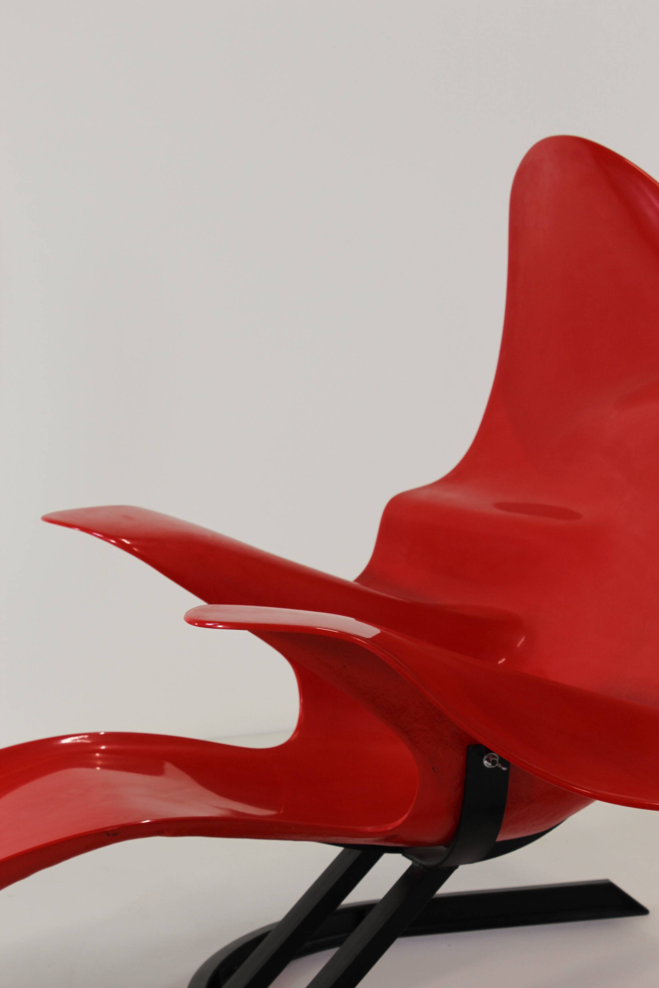 Chaise Longue "Elephant" by Bernard Rancillac – Limited Edition 07/100 – Red