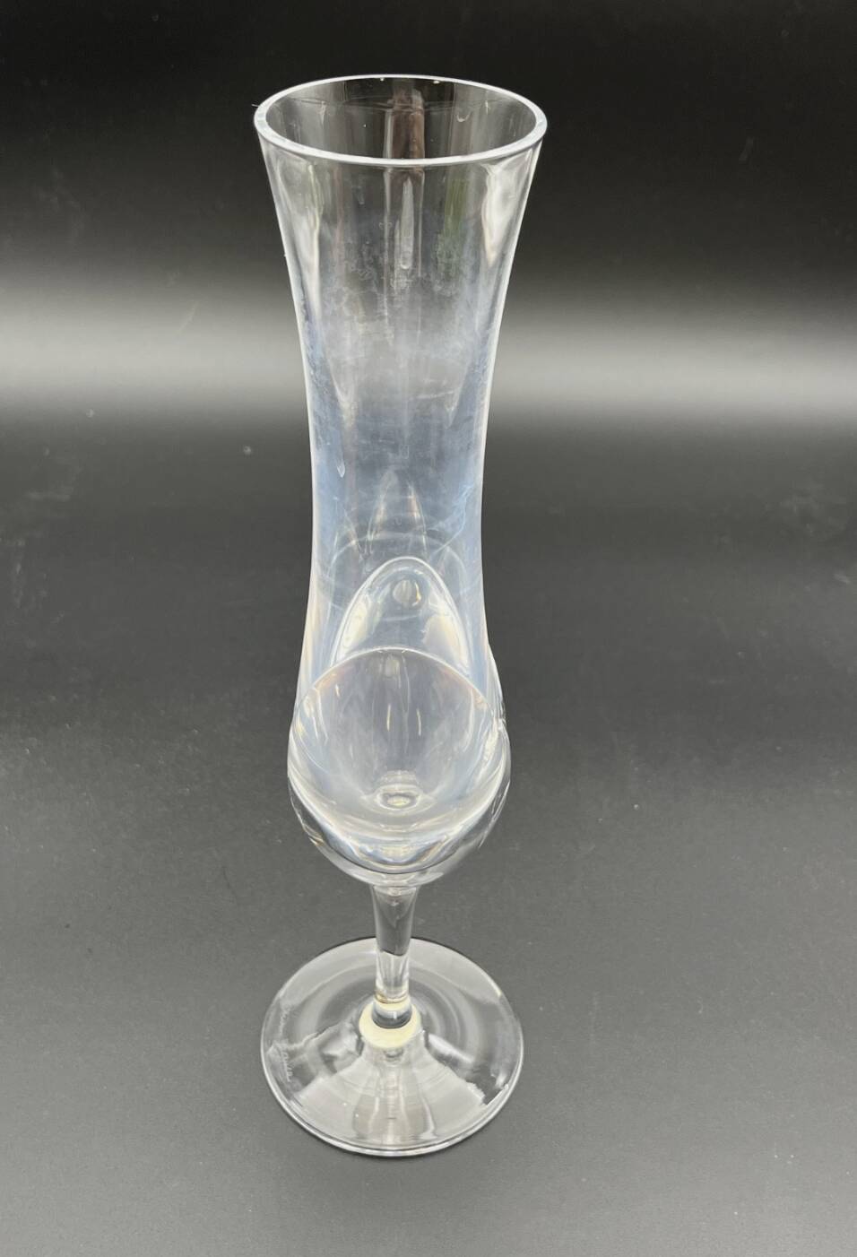 Vase signé Daum France – cristal clair