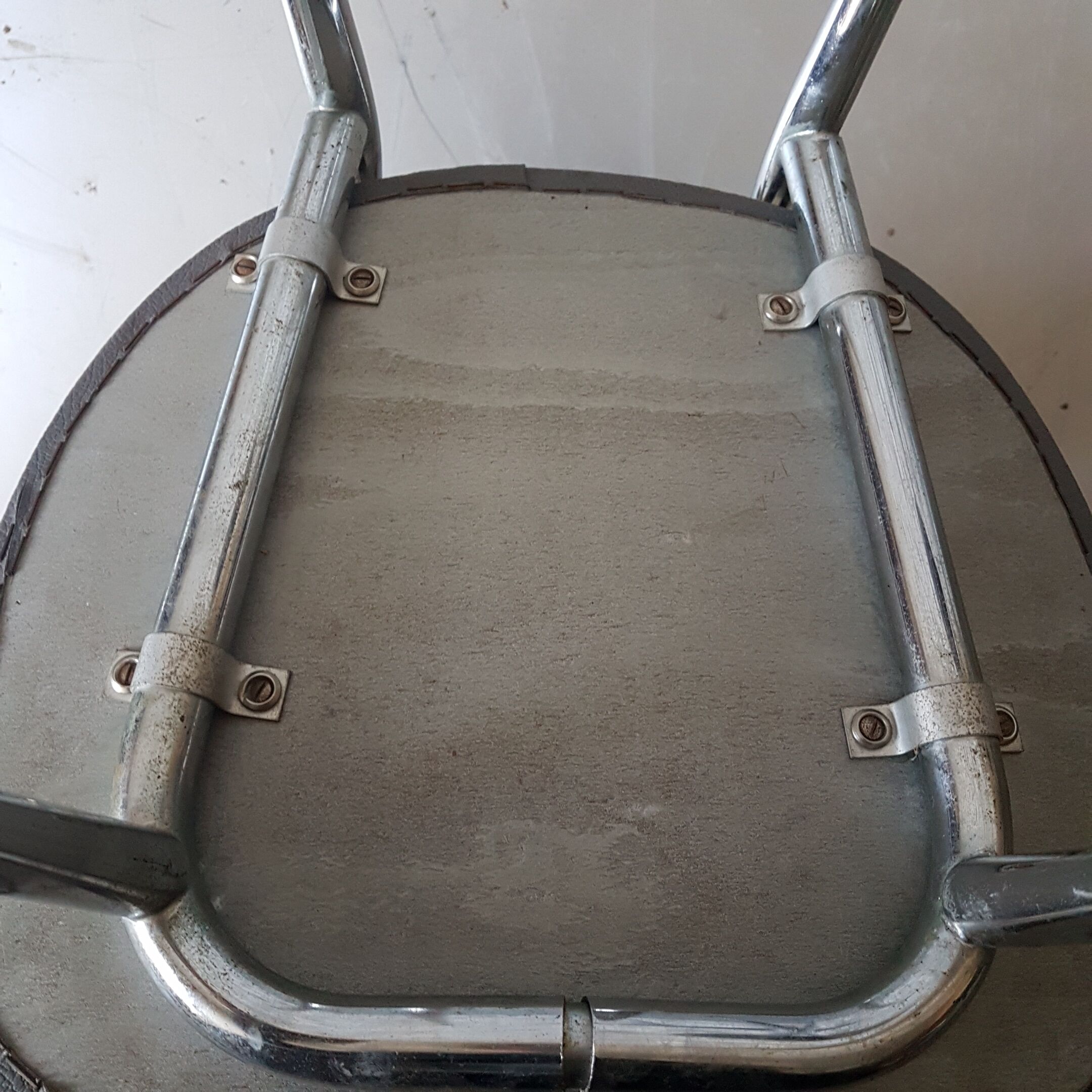 Pair of vintage chairs in metal and grey