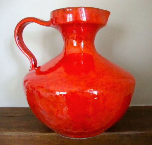 Pitcher ceramic