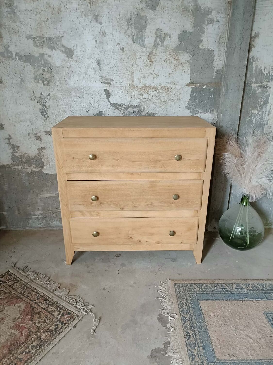 Parisian commode