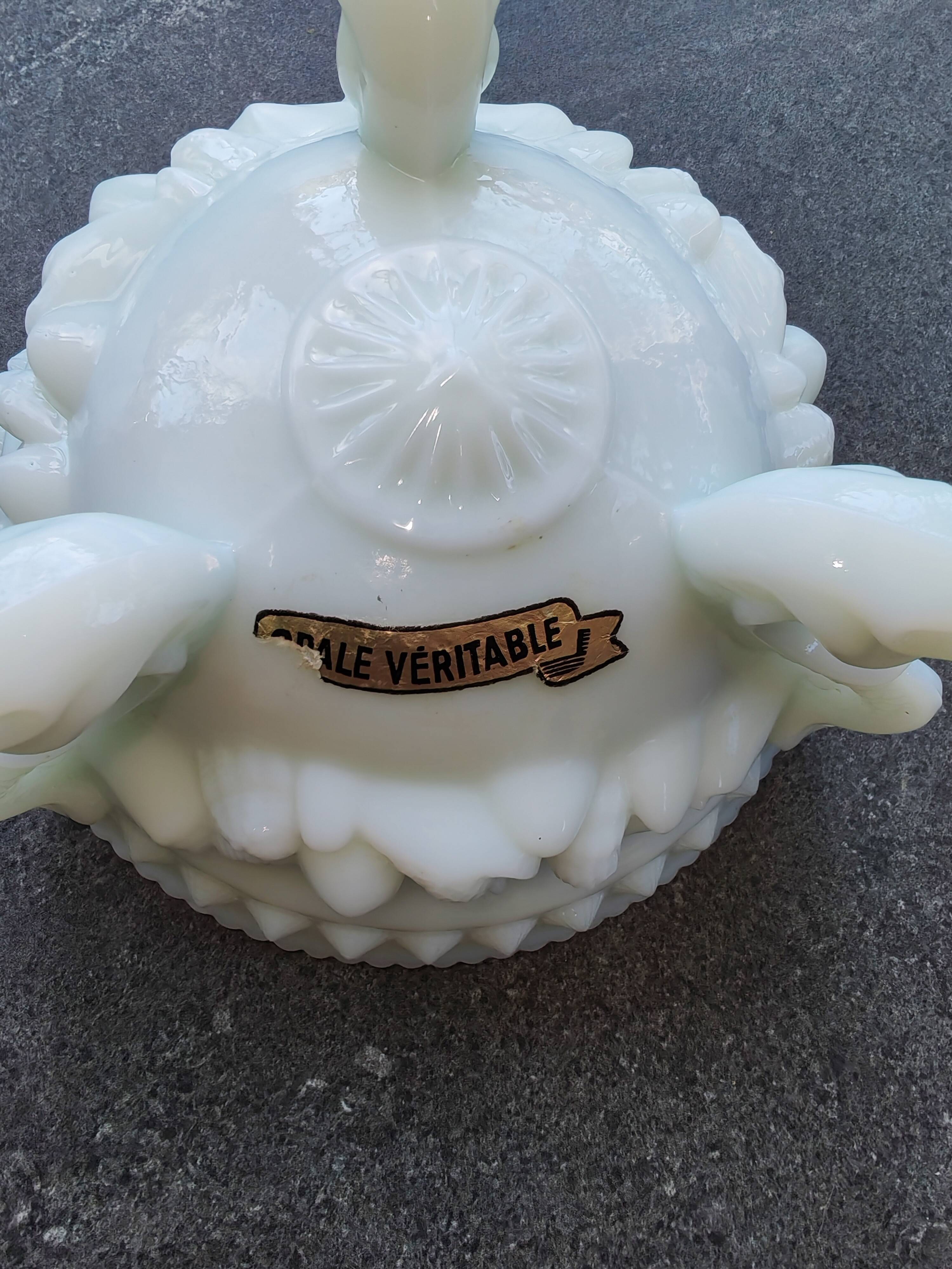 Vintage opal white glass bonbonnière