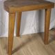 Tabouret en chêne gougé