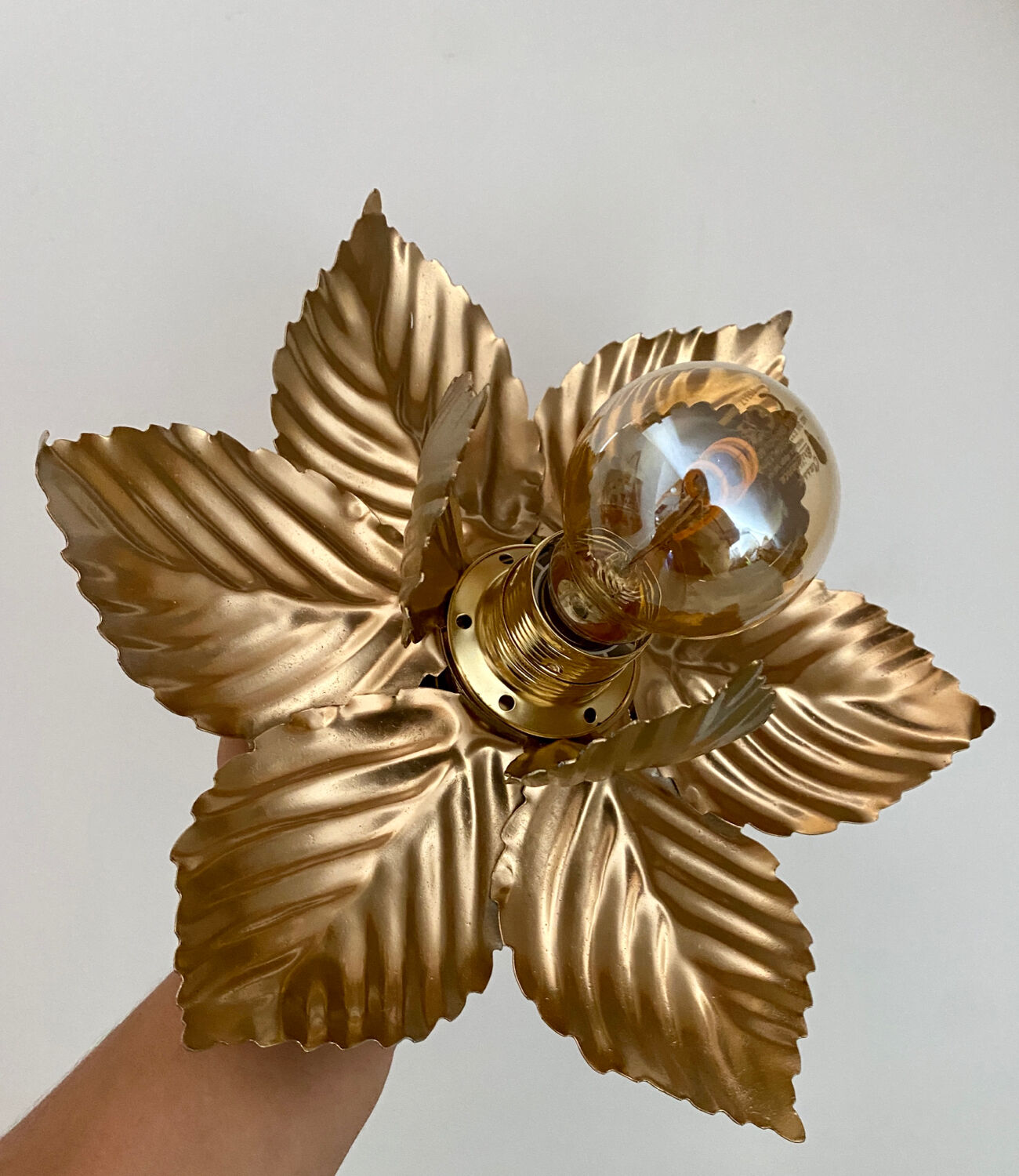 Vintgae wall light in gold metal