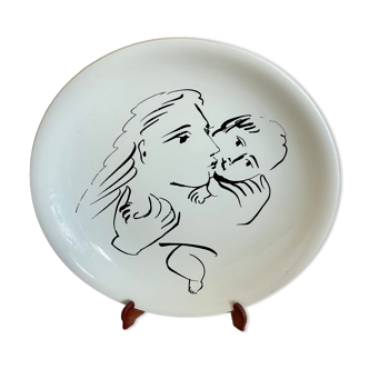 Plate after Picasso mother and child Salins France