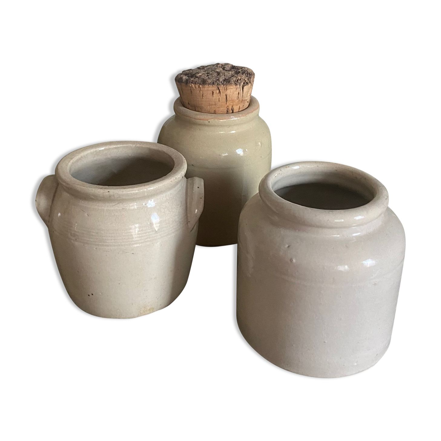 Unbleached ceramic pots