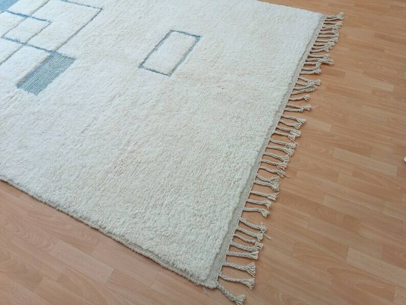 Handmade natural wool rug, size 150 x 250 cm