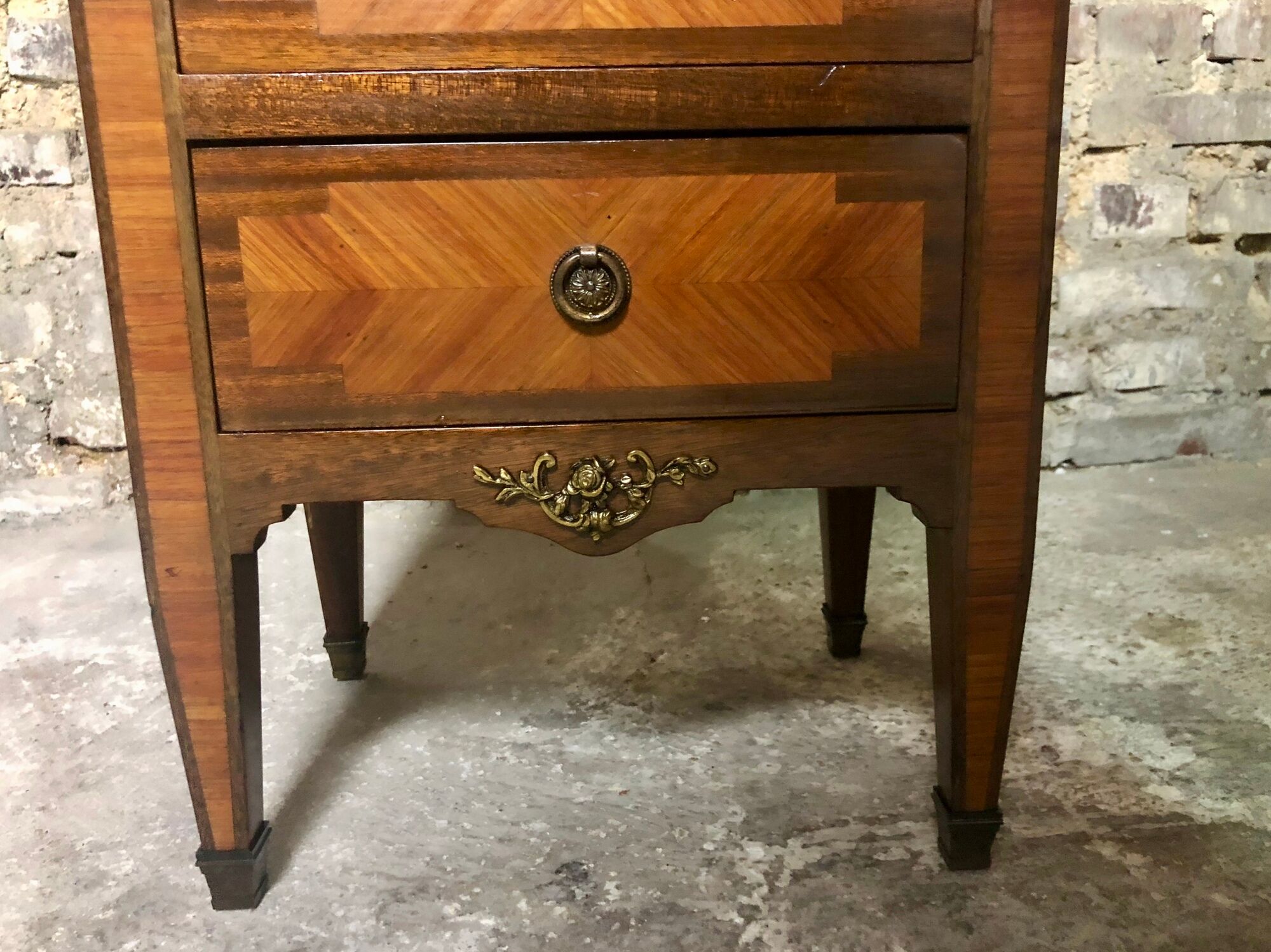 Chiffonnier / small furniture style Louis XVI marquetry on marble and bronze
