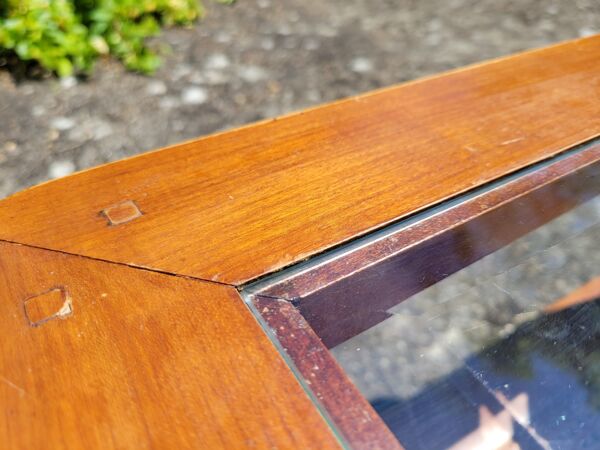 Table basse en merisier, verre et cannage