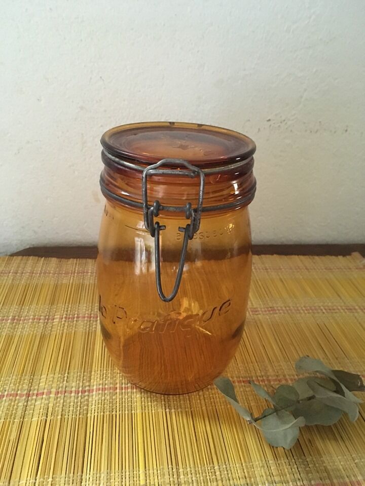 Amber glass jar "The Practice."