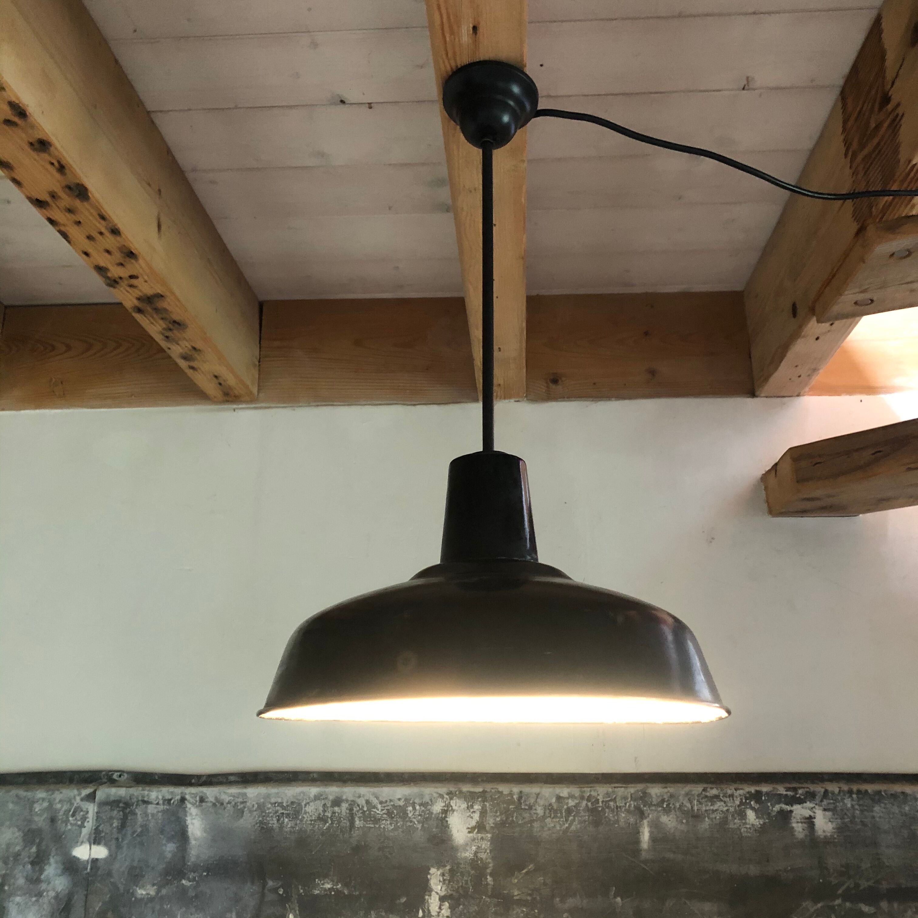 Enamelled sheeting suspension