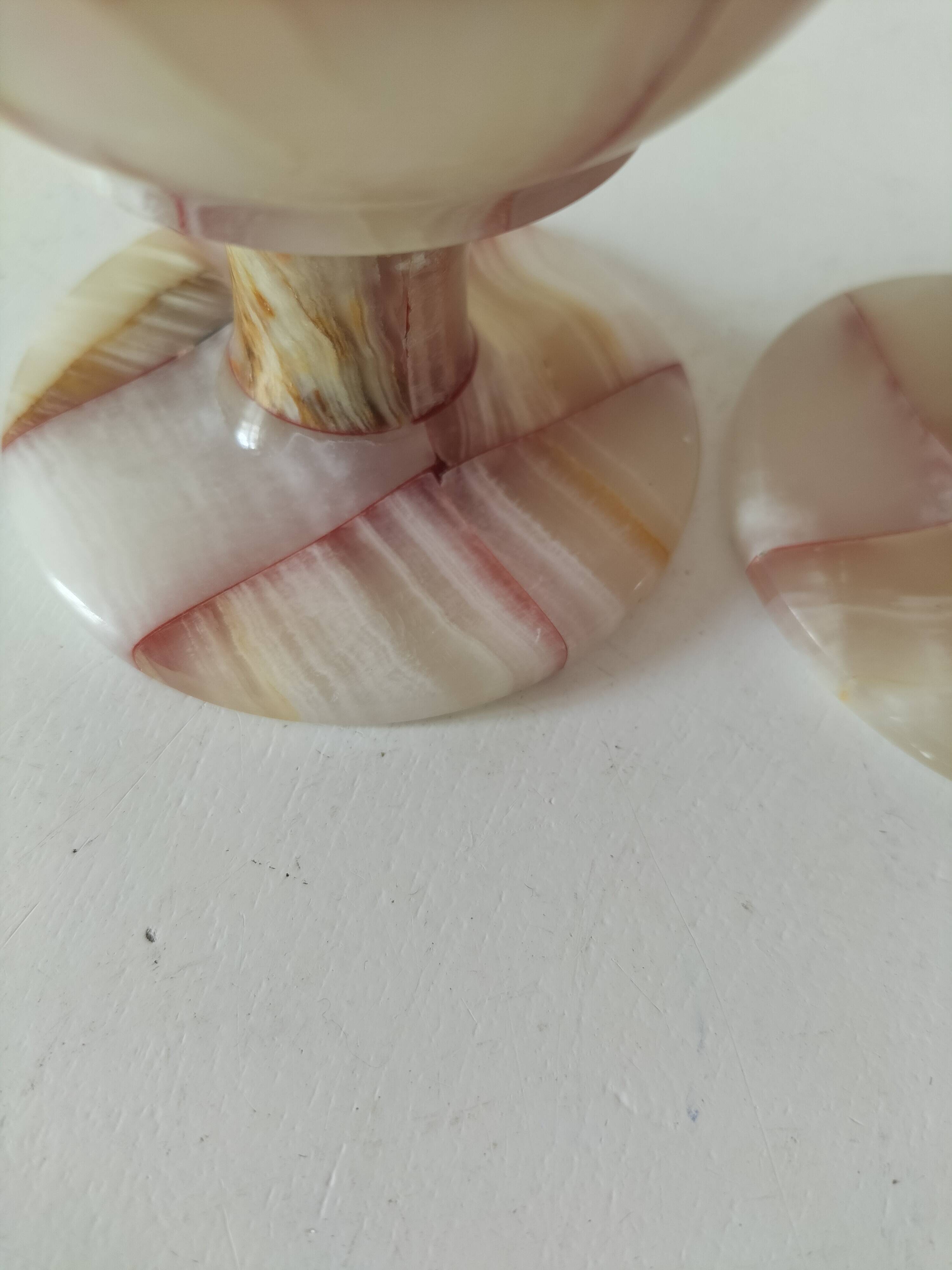 Pair of mini vases in veined pink alabaster