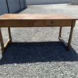 Farm table