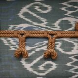 Rope coat hook