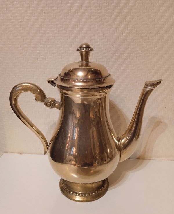 Tea and coffee service 4 pieces brass