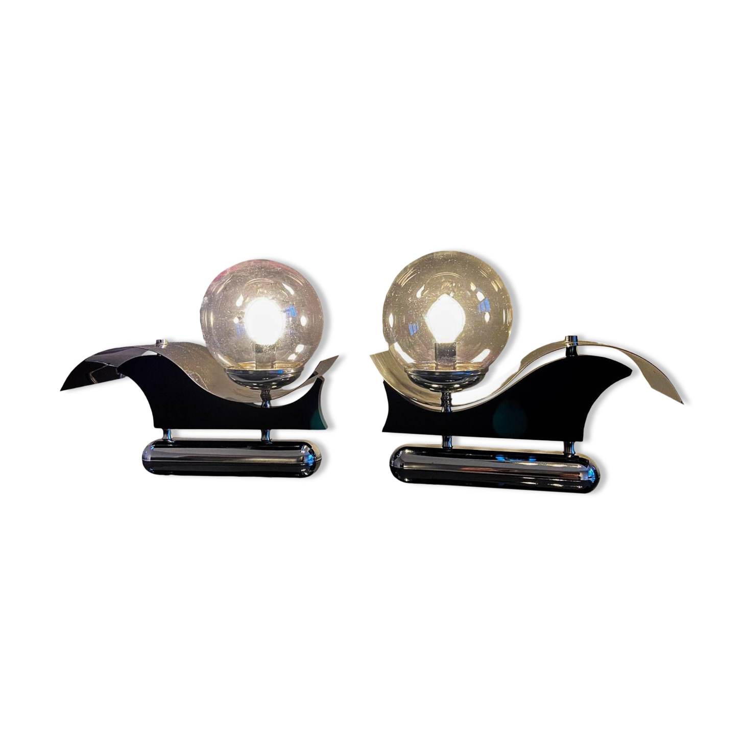 Coppia di sconces metallo e vetro soffiato, Italia anni 70, in ottime condizioni di conservazioni