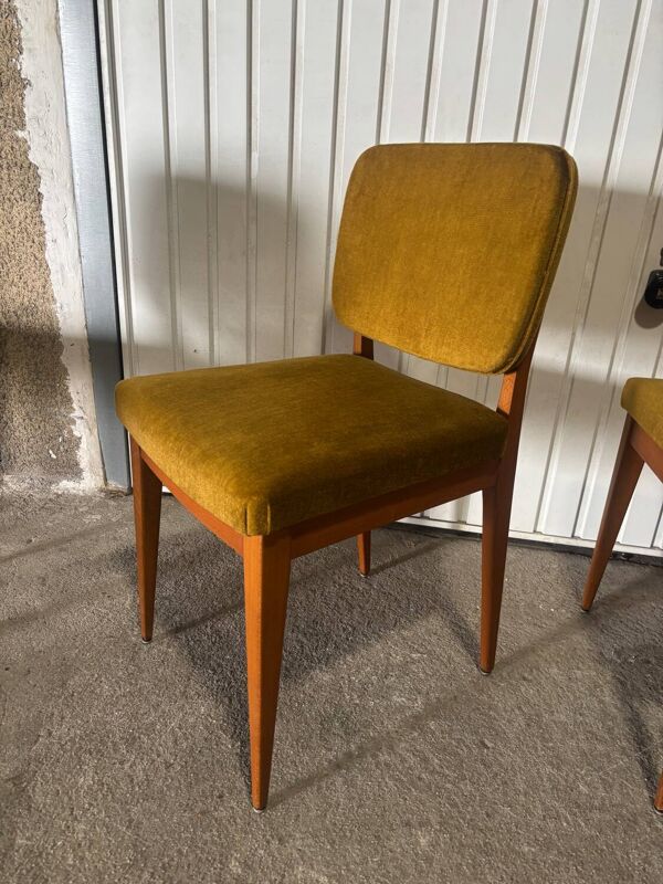 Paire de chaises vintage années 60 – velours moutarde et pieds compas