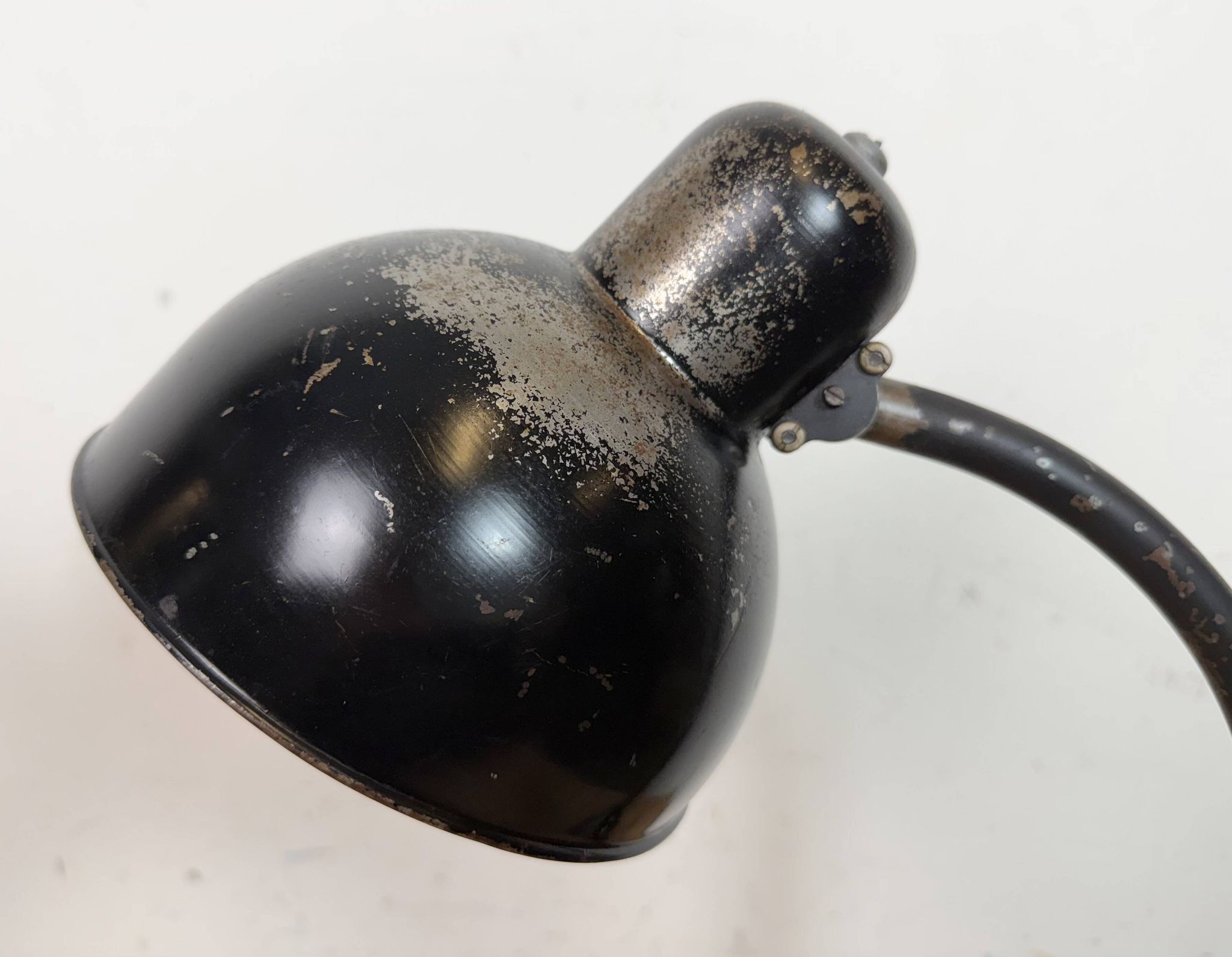Lampe de table industrielle Bauhaus noire, années 1930