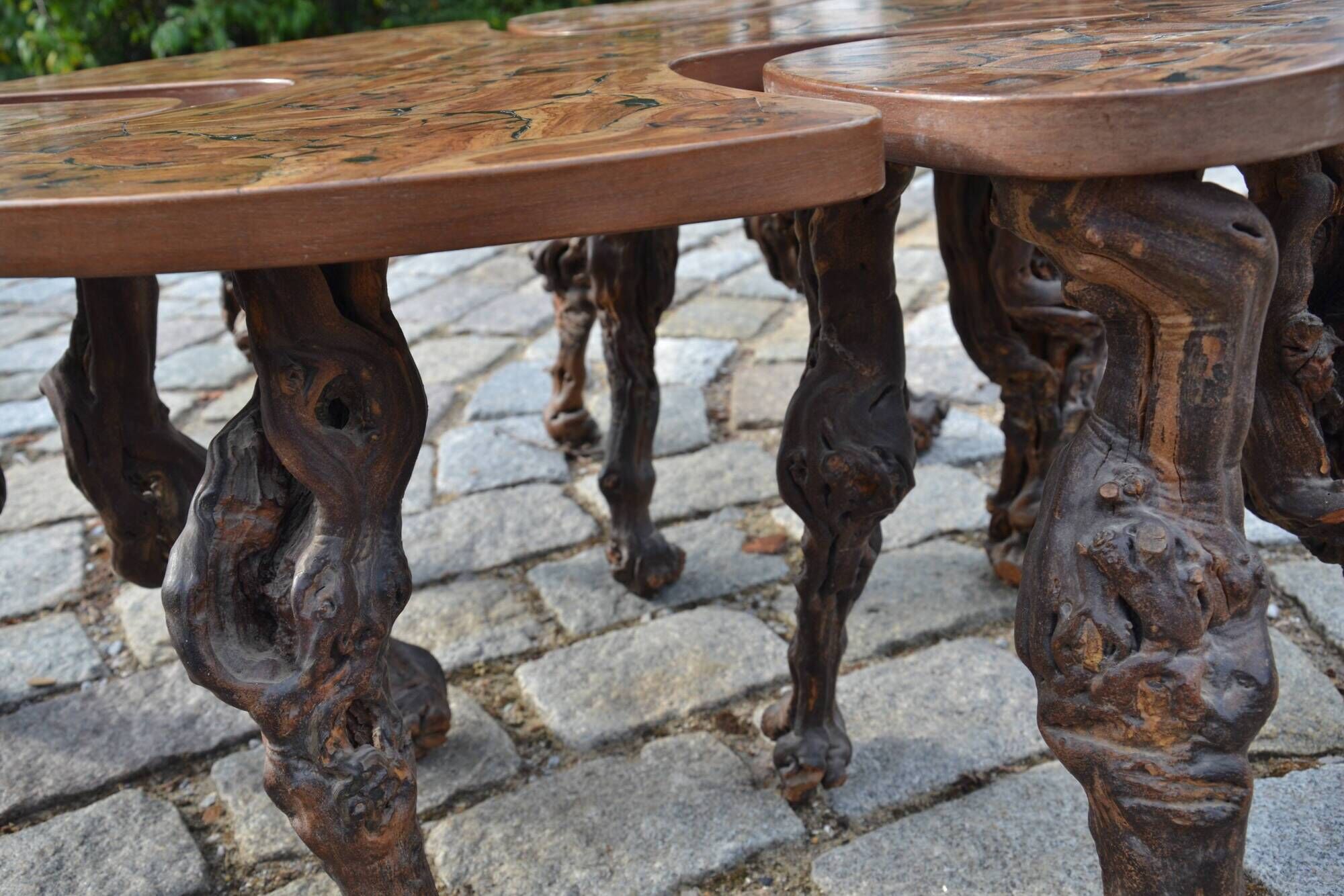 Modular coffee table in vine shoot marquetry.