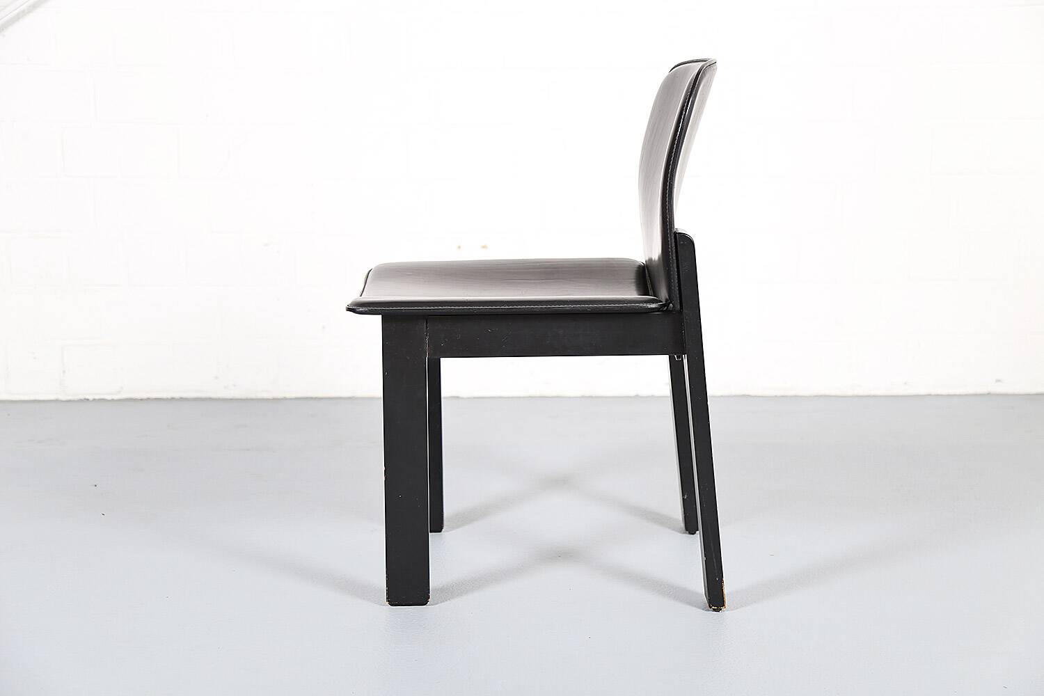 Lot de 6 chaises de salle à manger en bois et cuir noir