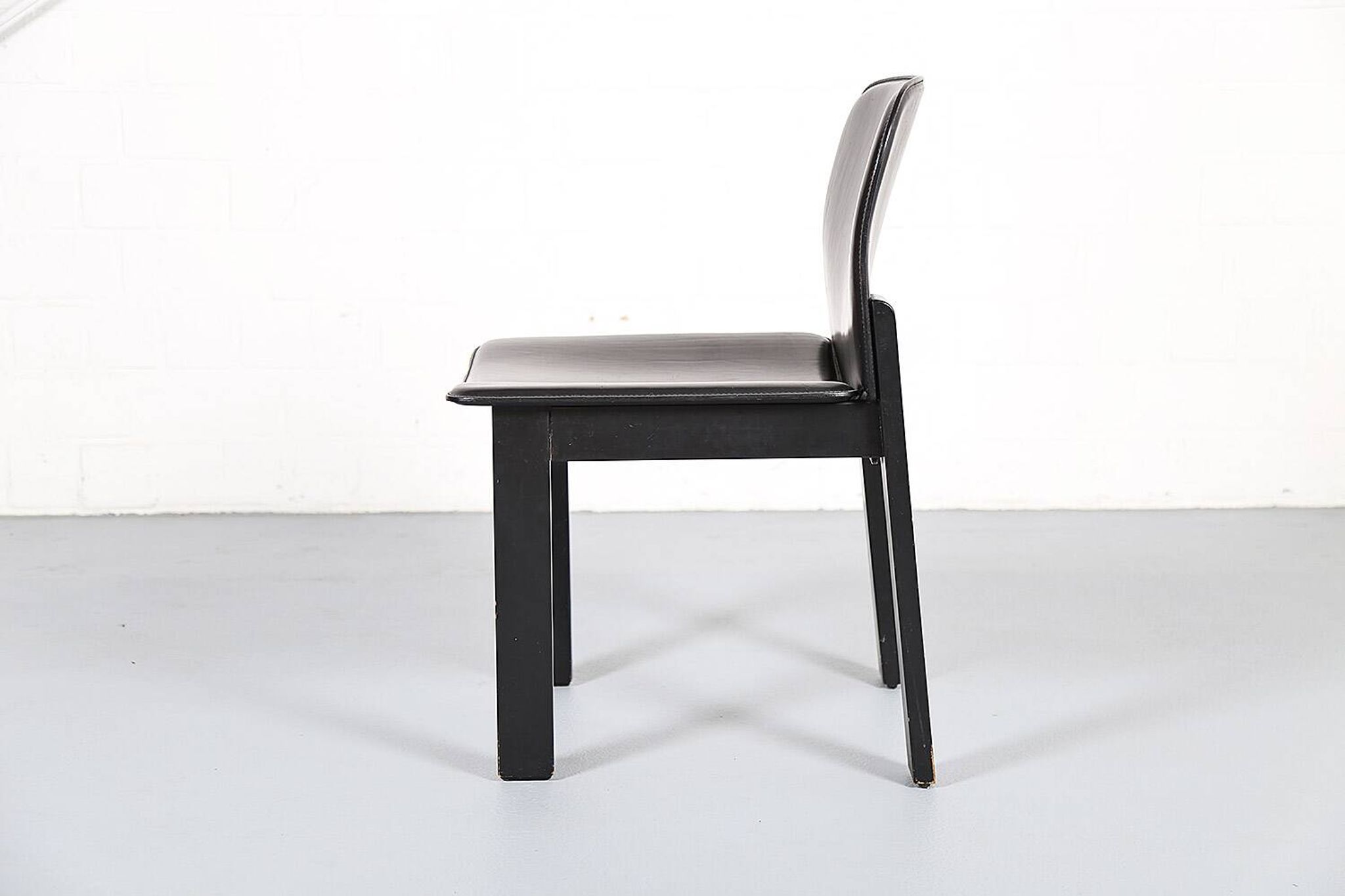 Lot de 6 chaises de salle à manger en bois et cuir noir