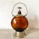 Carafe vintage en verre ambré musicale