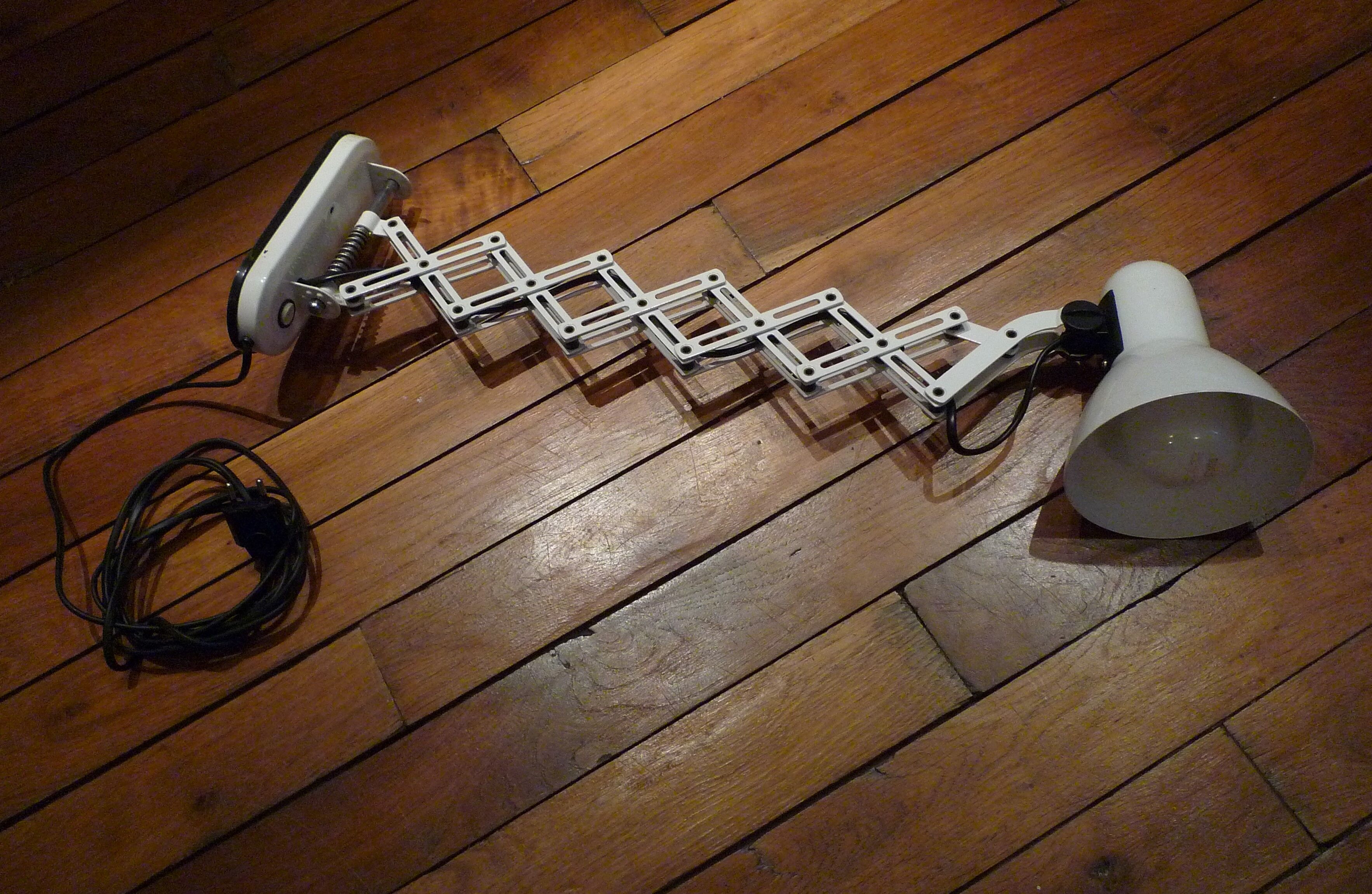 Accordion wall lamp, white lacquered metal