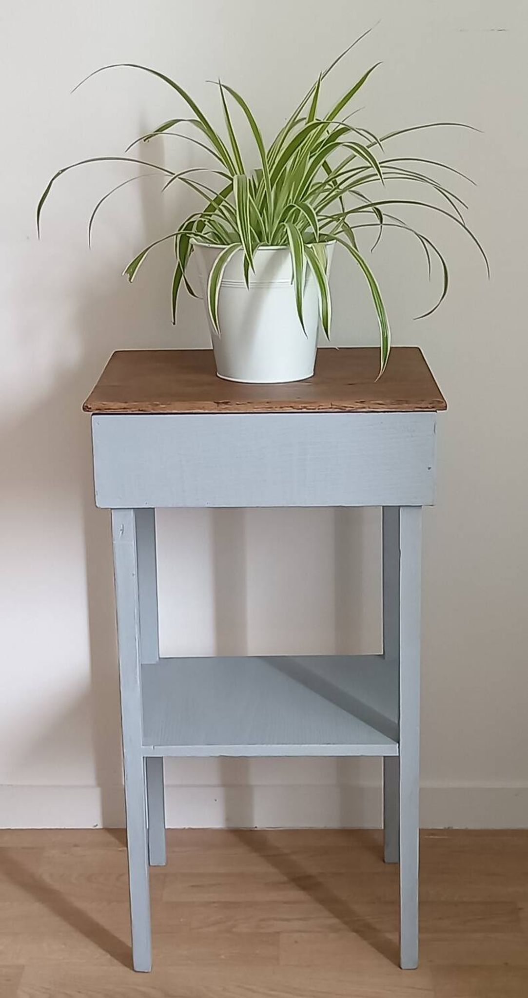 Table de chevet