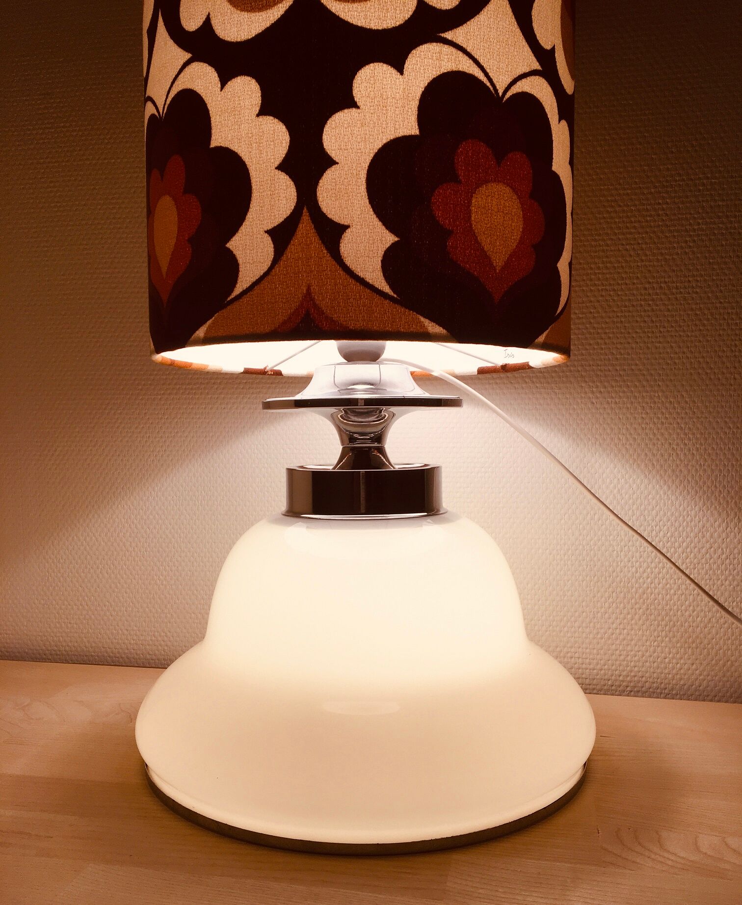 Opaline lamp Isis - vintage 70s