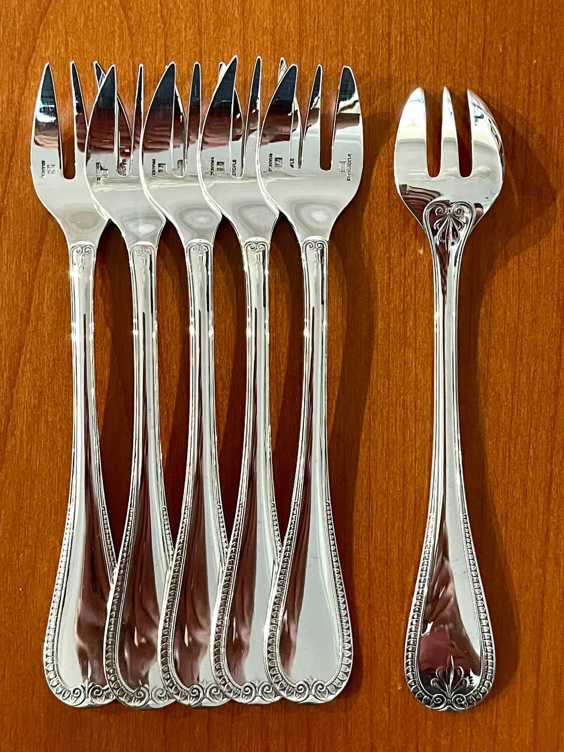 Christofle Malmaison 6 oyster forks new condition