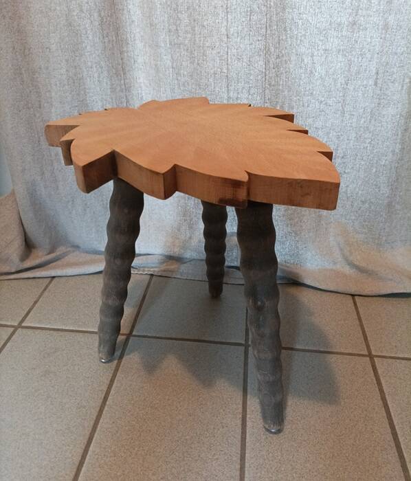 Solid wood stool with tripod legs, Aero-gummed leaf dp 0124001