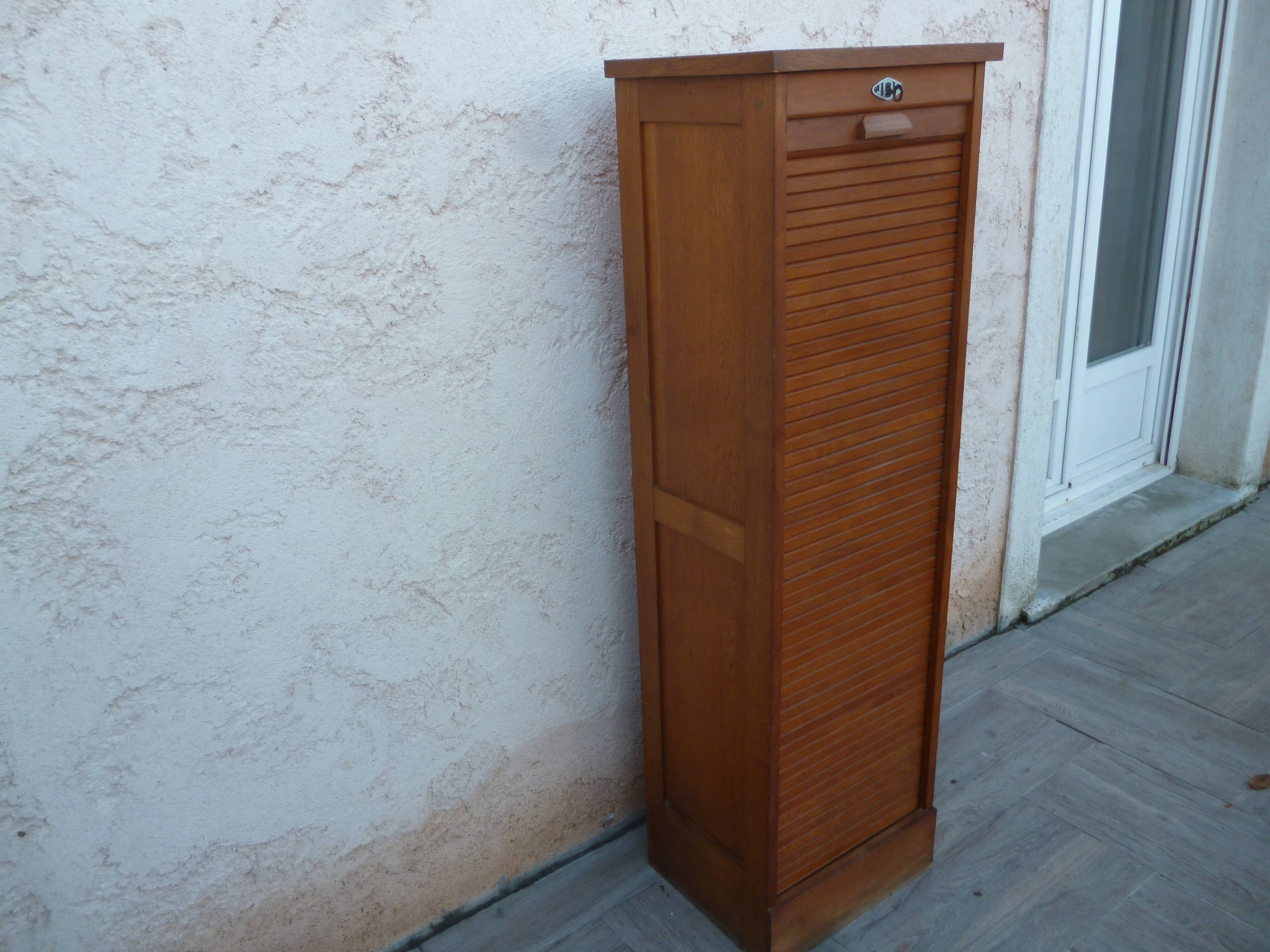 Vintage oak curtain binder
