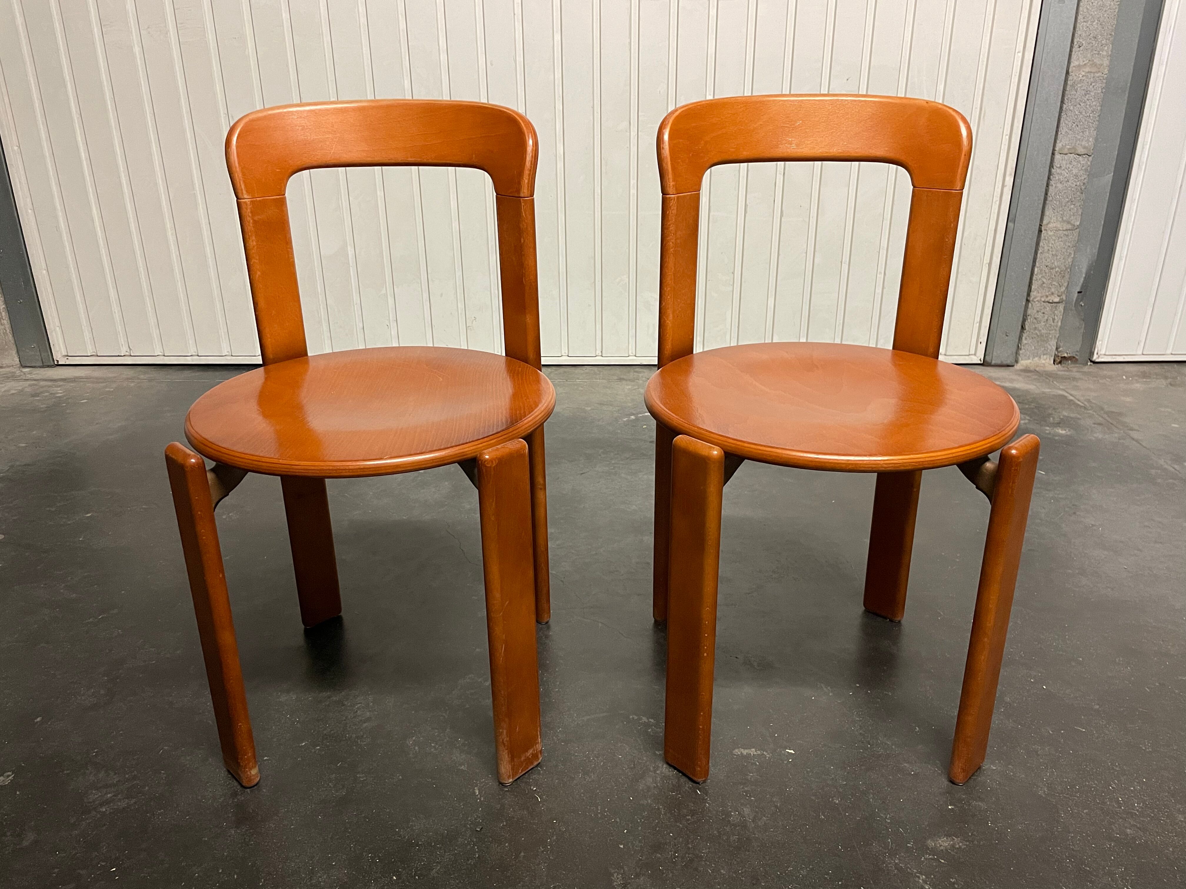 Paire de chaise modèle 33 par Bruno Rey