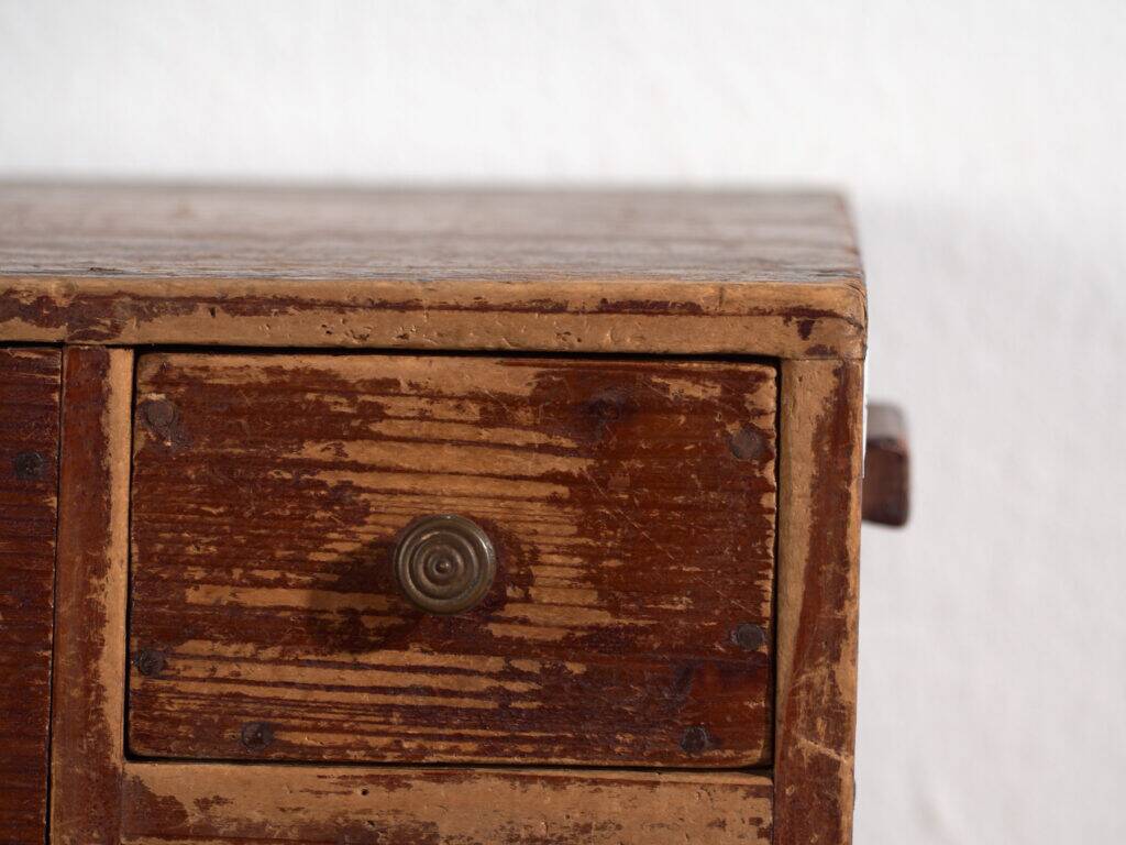Small Japanese chest of drawers in cedar (ko-dansu), Taishō–Shōwa period, circa 1920–1945.