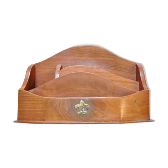 Letter holder