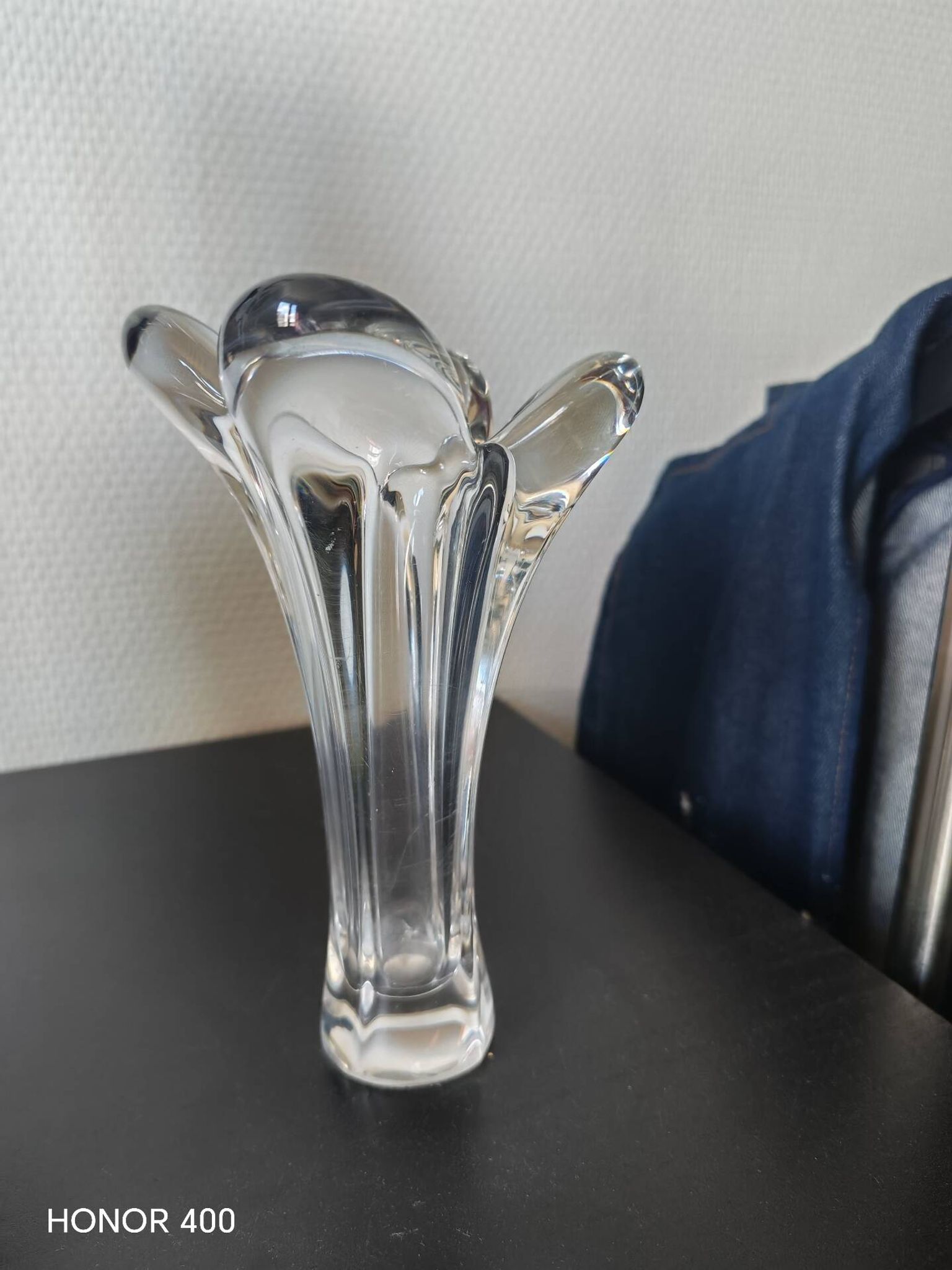 Vase  corolle soliflore en cristal France 1960