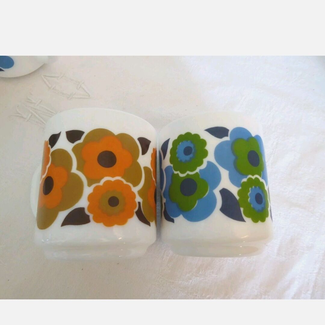 4 vintage Mugs Arcopal lotus
