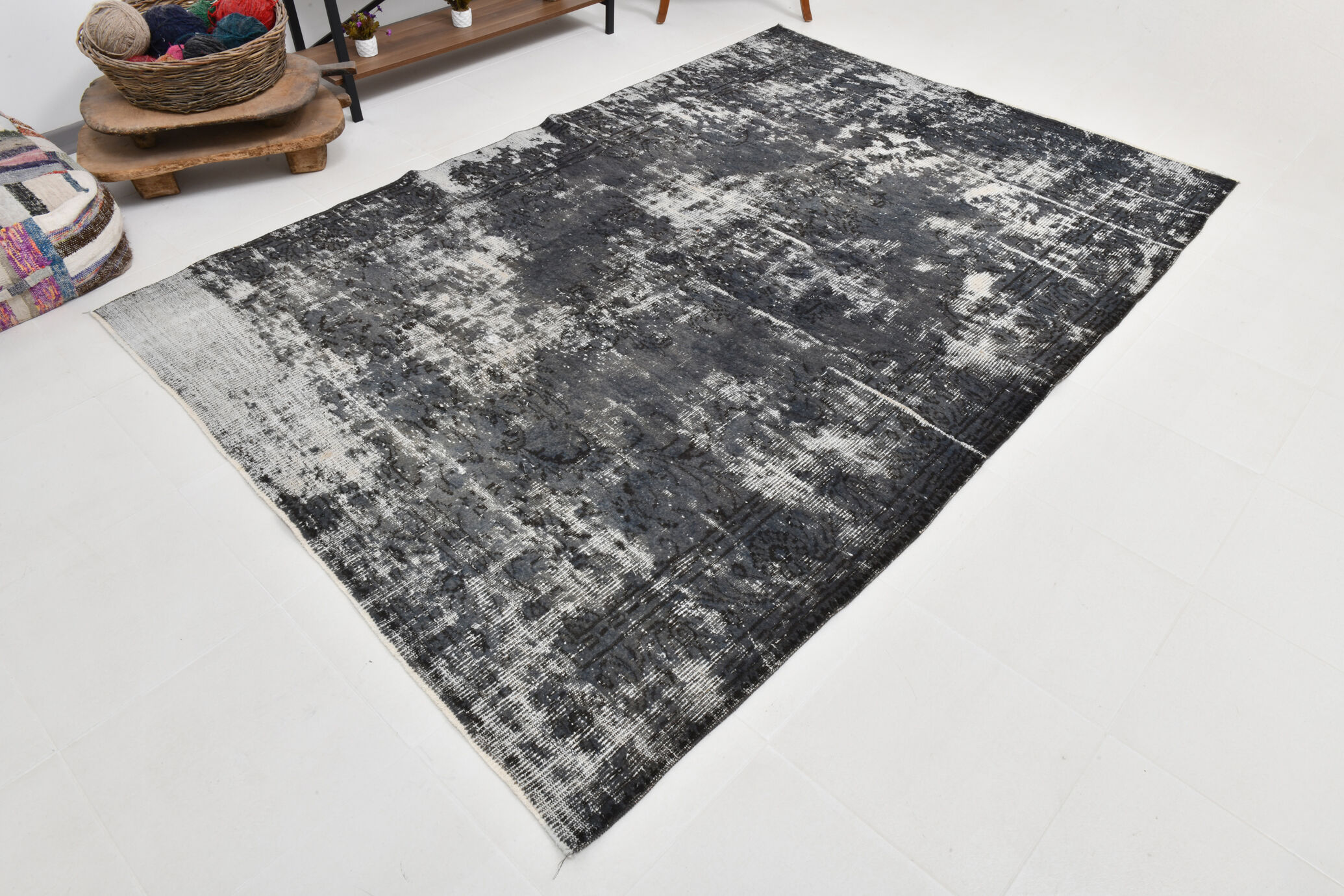 Gray & blue tones distressed carpet 285x187cm