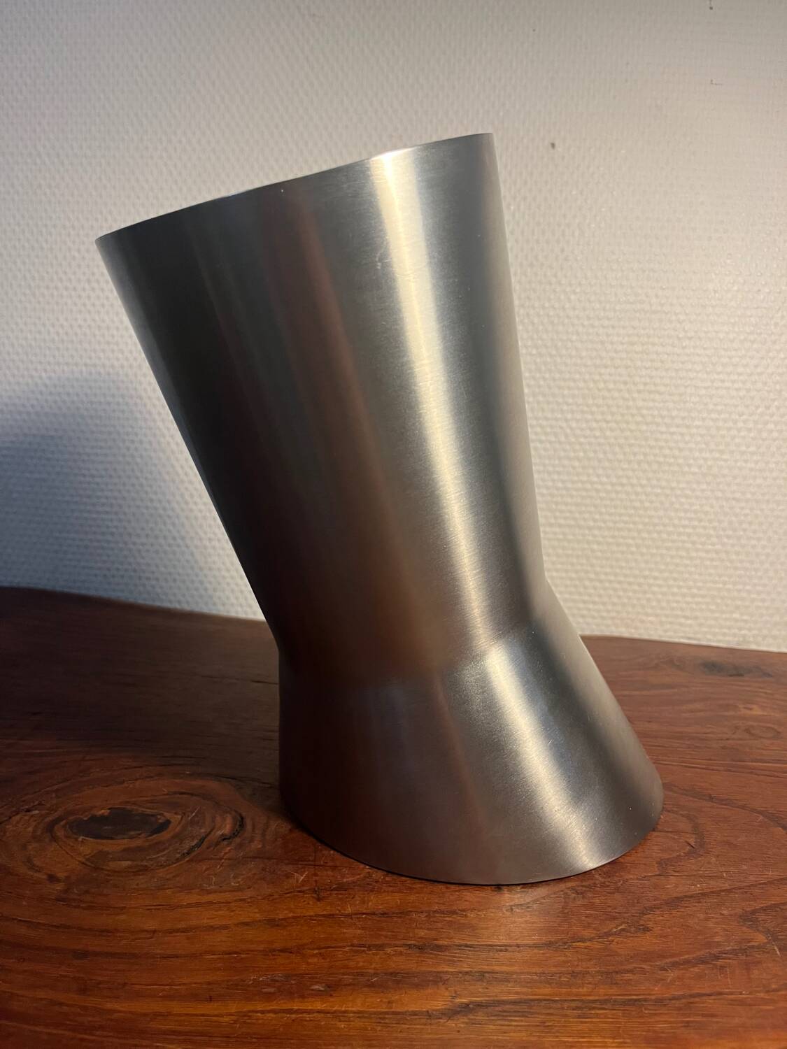 Stainless steel bottle cooler bucket