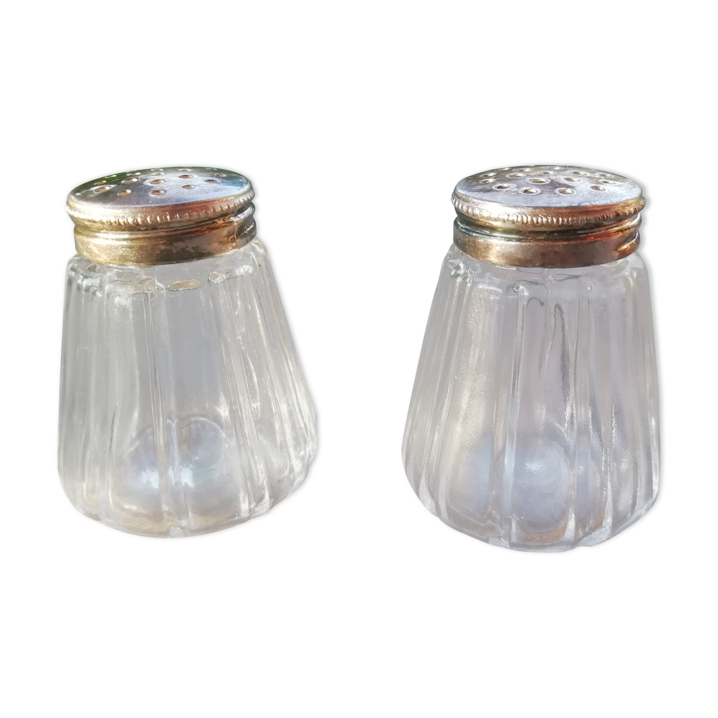 Salt and pepper shaker