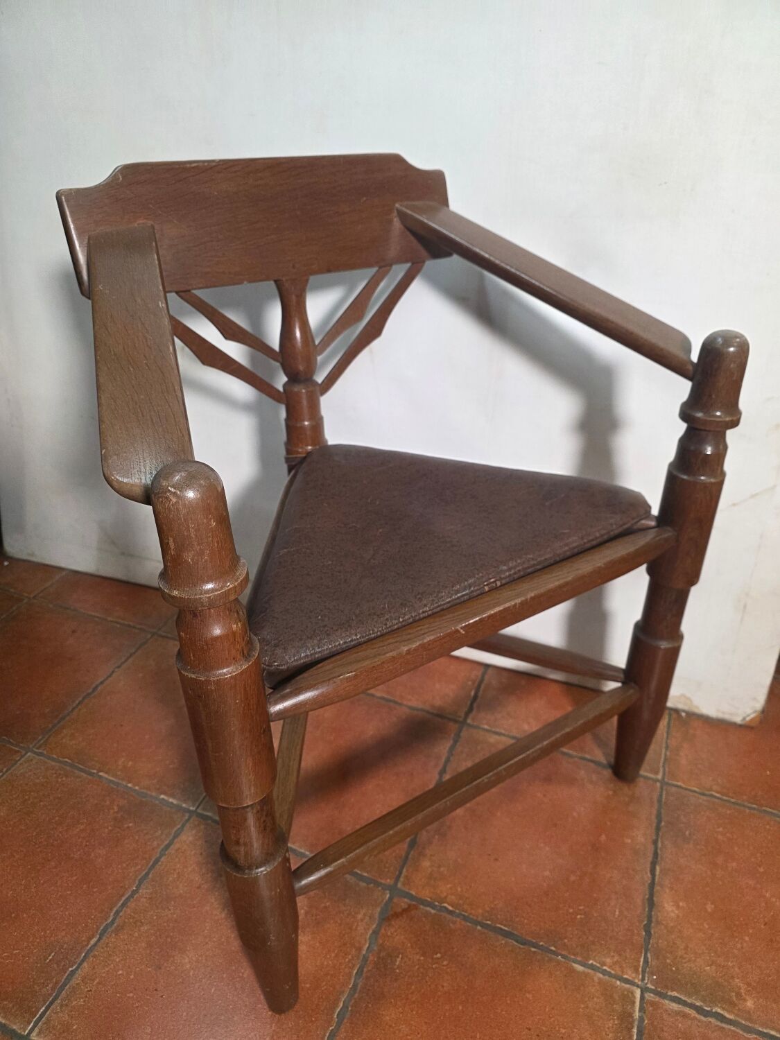 Corner tripod monk chair Munkstol Solid oak