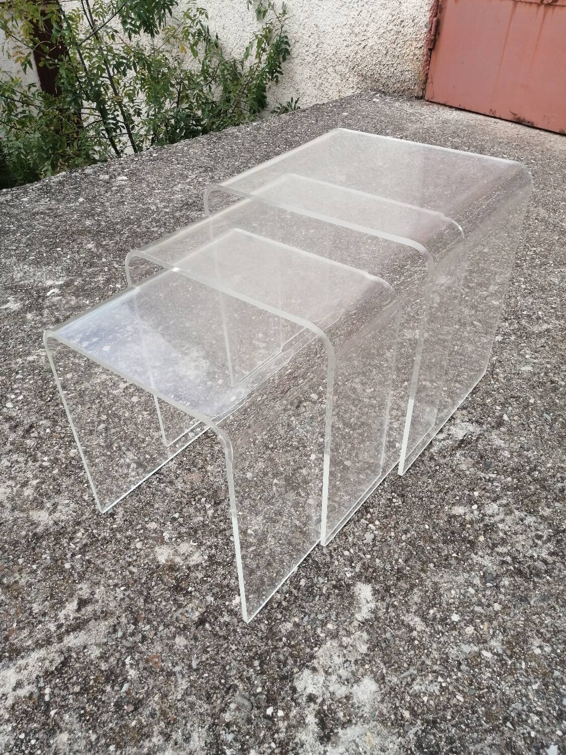 3 nesting tables in plexiglass