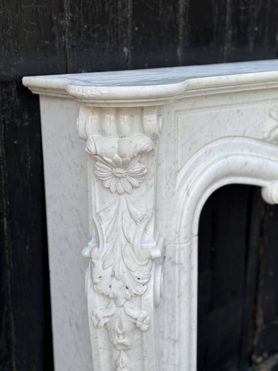 Louis XV Style Fireplace in Carrara Marble, Circa 1980