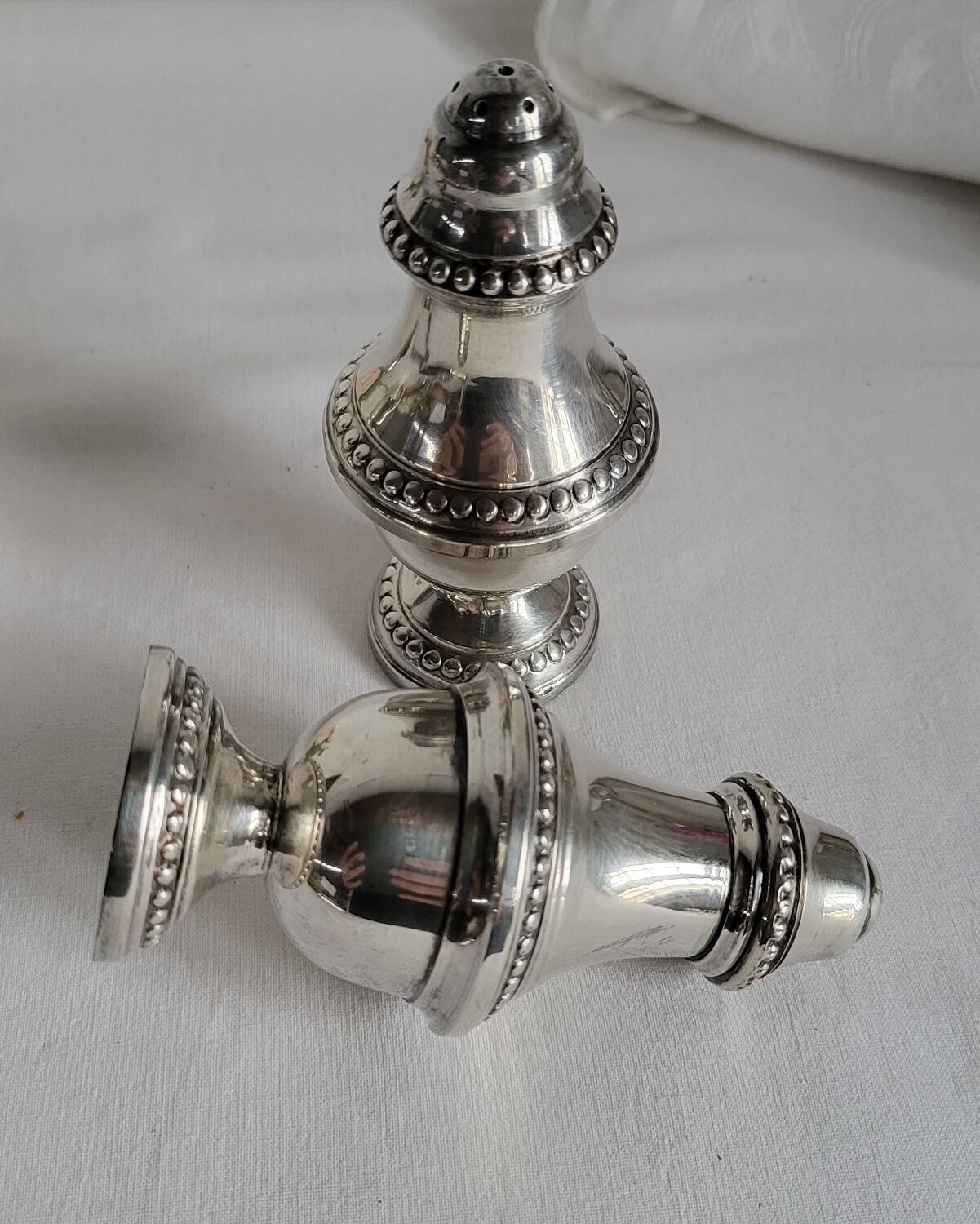 Salt and Pepper Shaker Set in Silver-Plated Metal