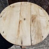 Side table or Art Deco pedestal table.