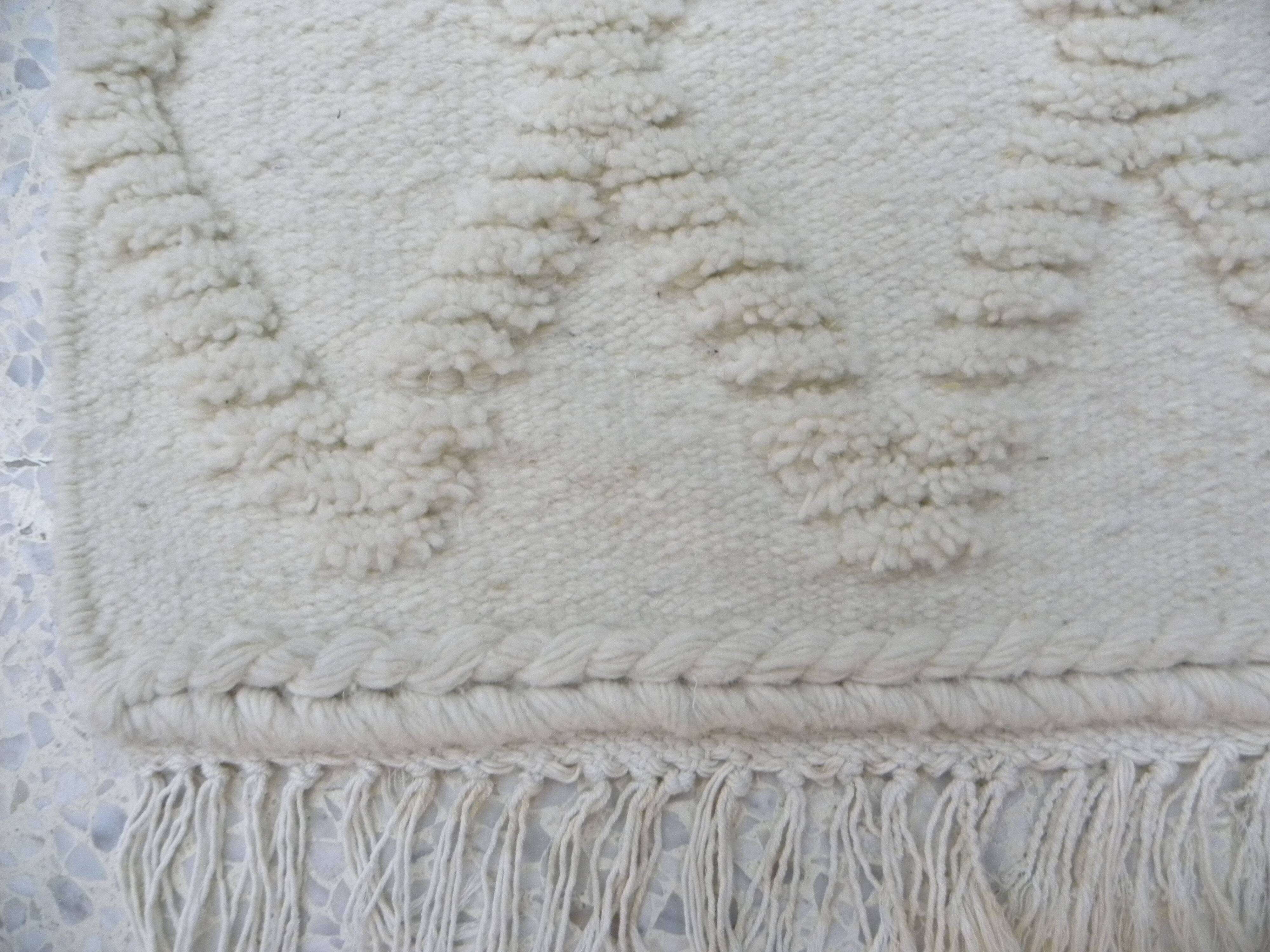 Tunisian Berber Rug, Ecru Wool – Handwoven, Bohemian & Minimalist Style