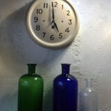 Japy white clock